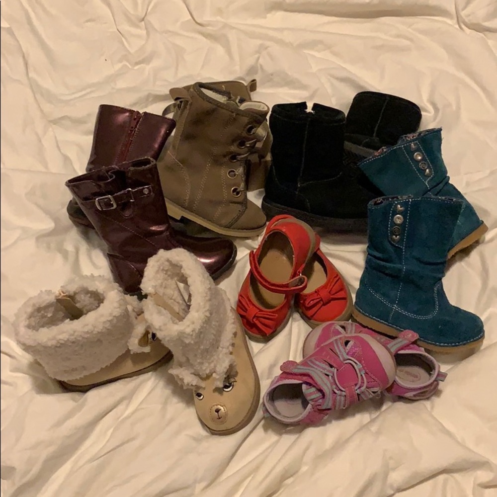 Baby/Toddler adorable 7 shoe bundle